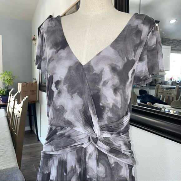 Daisy Fuentes Stretch Tie Dye V-Neck Short Sleeve Fit & Flare Dress Gray Medium - Picture 15 of 15